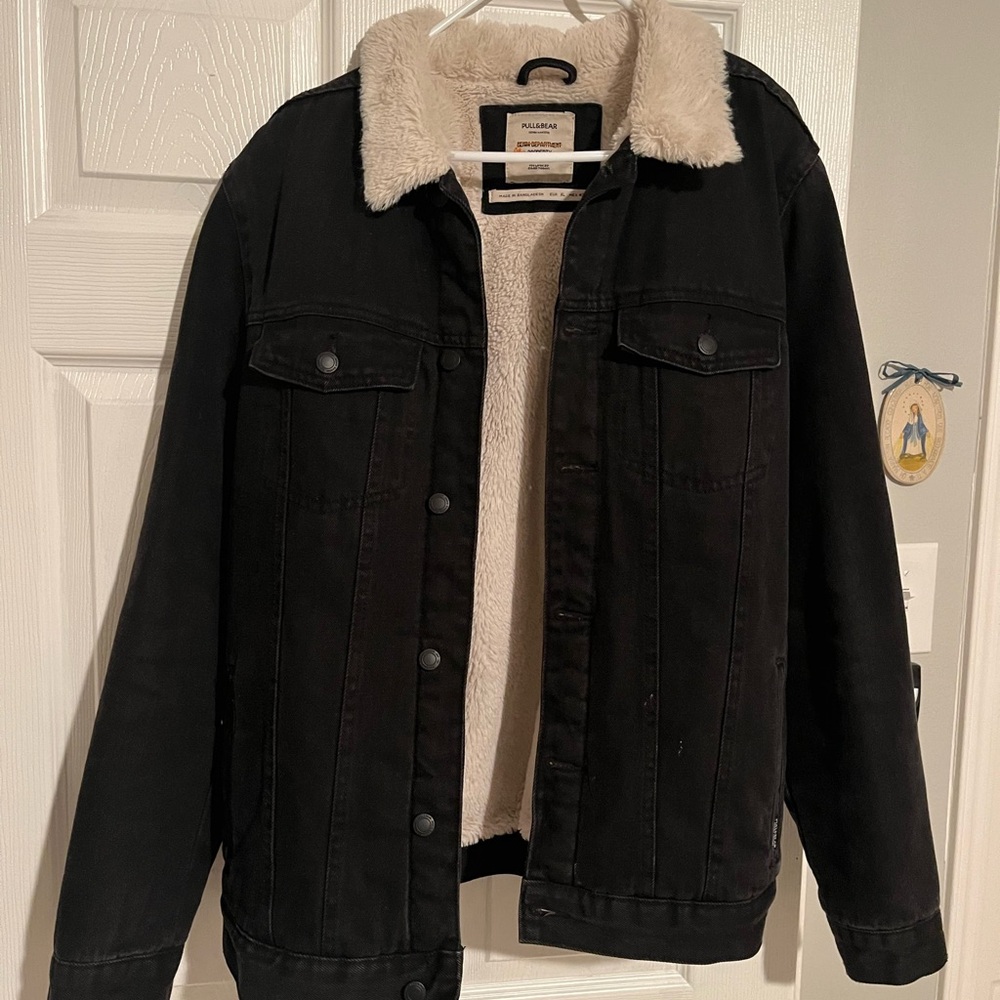 Pull&Bear Black Denim Trucker Jacket with Cream Lining